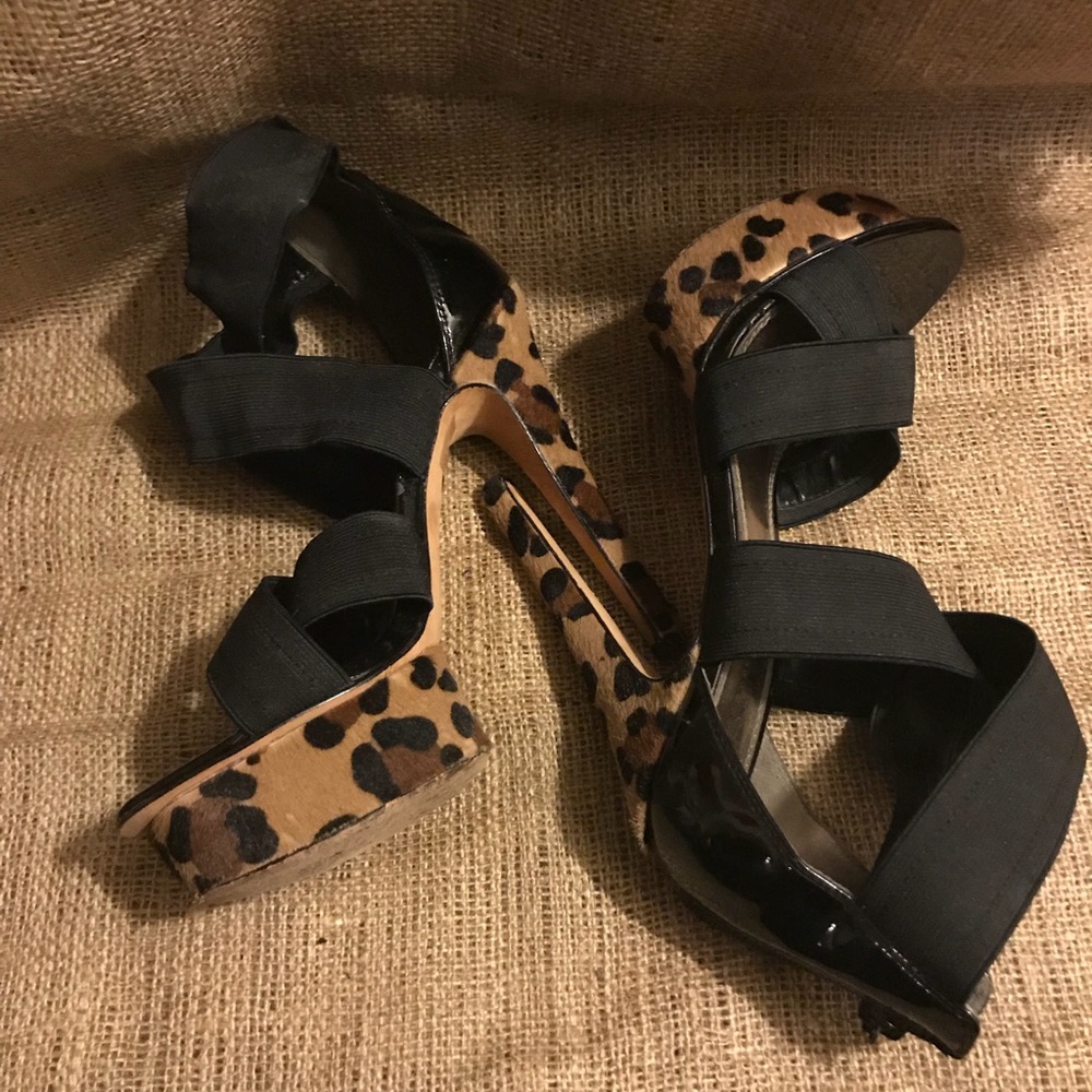Bebe (Kardashian) Black & Animal Print Sandals - Picture 7 of 8